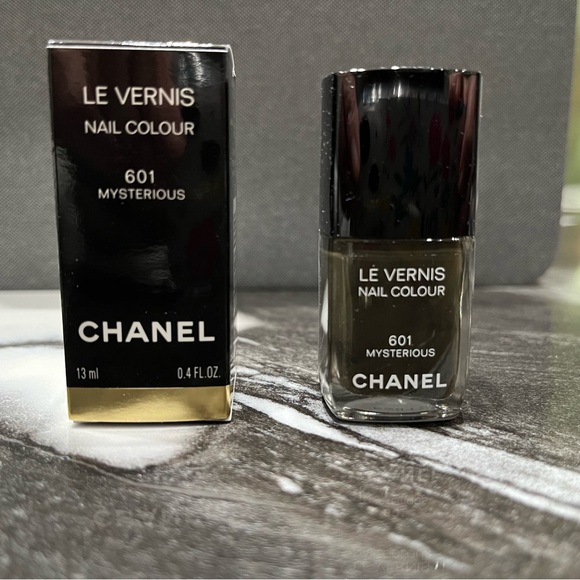Chanel Les Vernis “Mysterious” 601 Nail Polish - New In Box - Picture 3 of 11